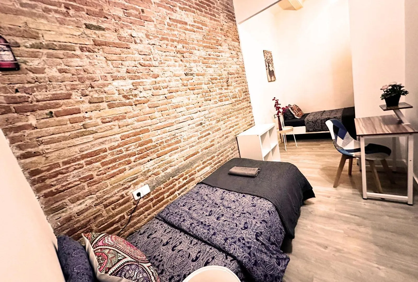 Bcn Private Rooms - City Center Jc Barcelona Hostal